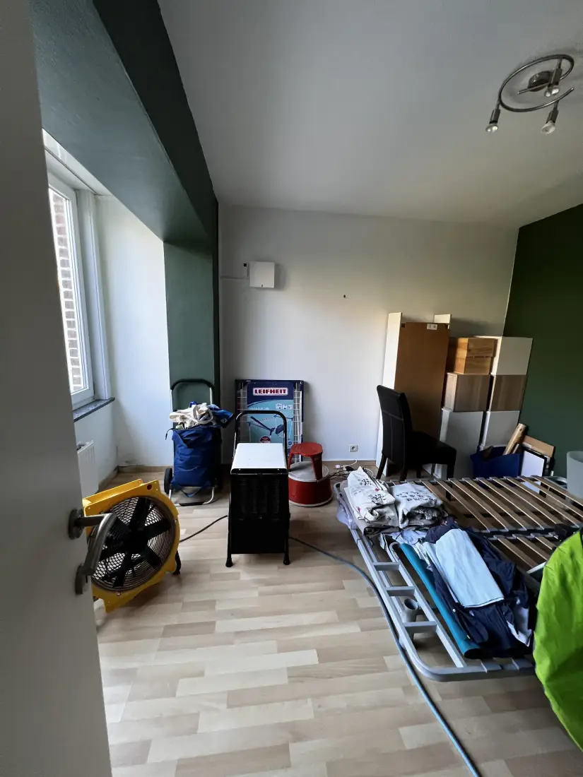Vochtmeting van muren en vloer in de berging