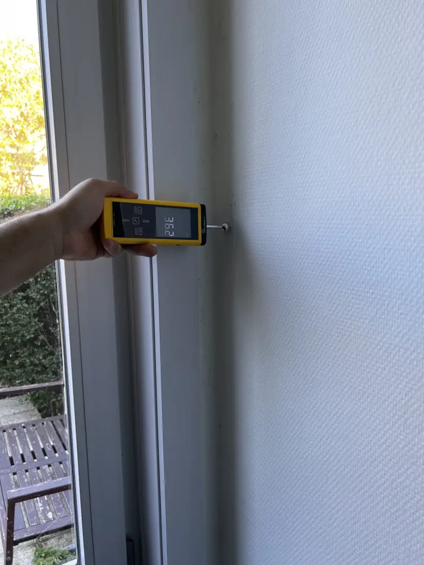 Droogtoestel in werking tegen het vocht