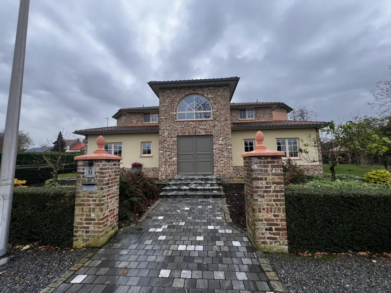 Bouwdroger aan het werk in een woning na waterschade