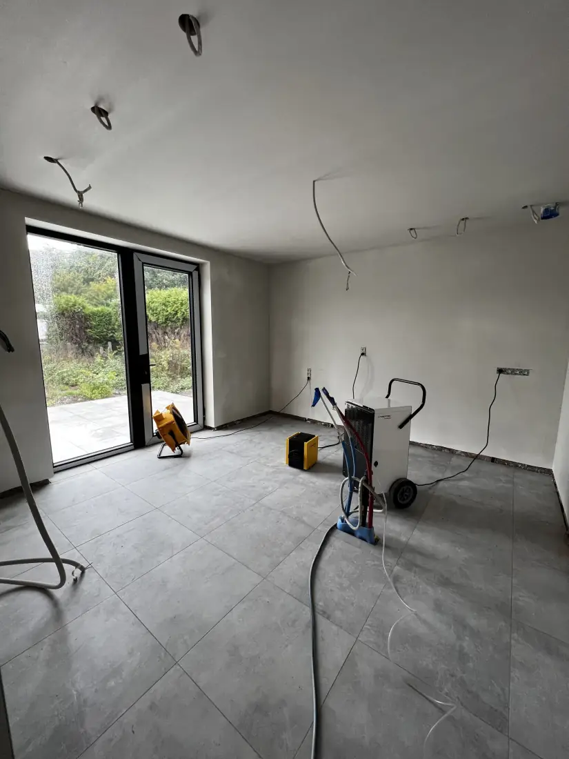 Droogapparatuur opgesteld in de villawoning te Oostende